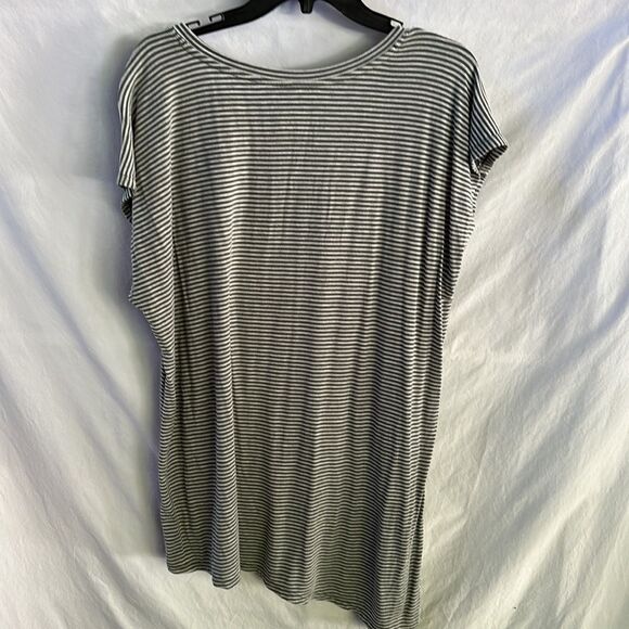 Cuddl Duds asymmetrical hem tunic - Picture 6 of 6